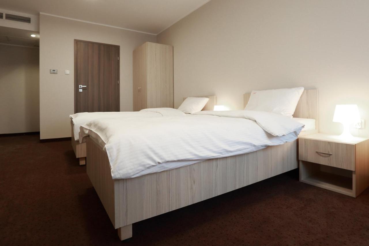 Hotel Porto Radomsko Habitación foto