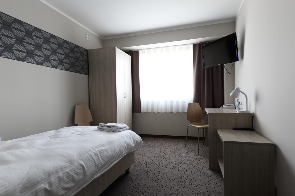 Hotel Porto Radomsko Habitación foto