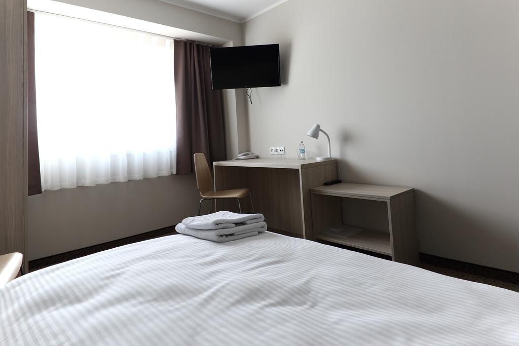 Hotel Porto Radomsko Habitación foto